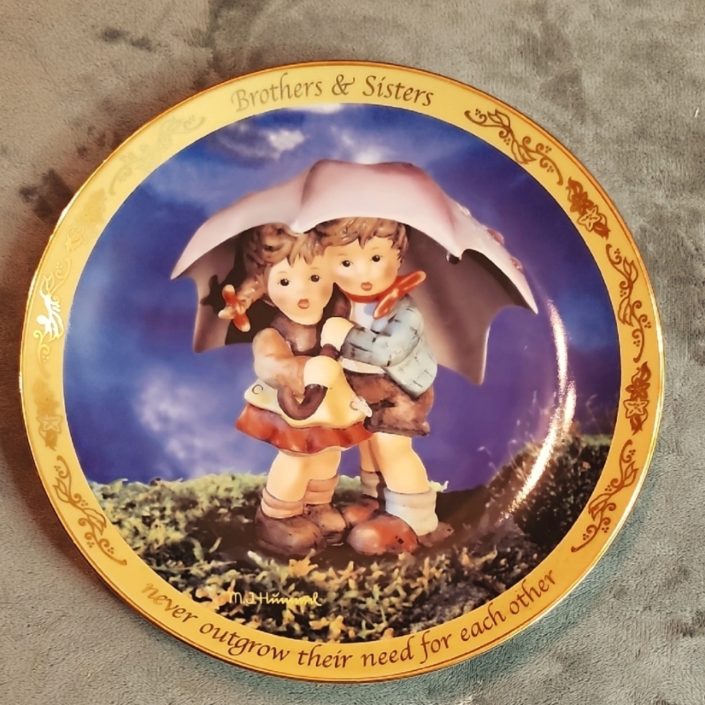 M.J. Hummel Numbered Plate